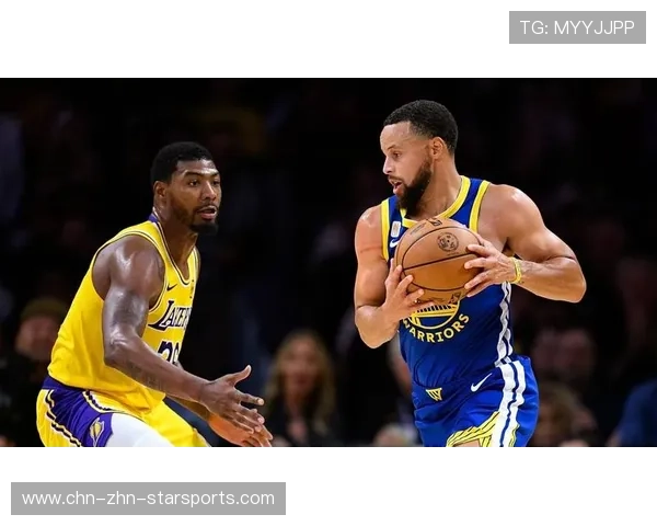 库里超远三分再中，勇士球迷再次陷入狂欢